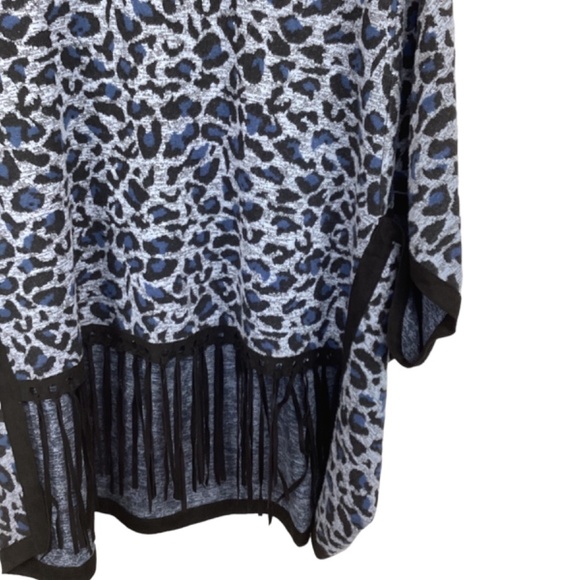 Tyler Boe Blue‎ Gray Black Fergie Ponch Fringe Size XS/S Soft Sweater Pullover - Picture 4 of 10